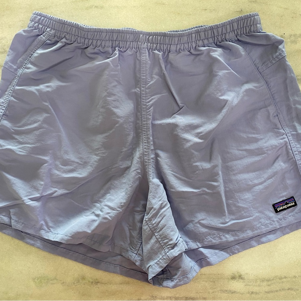 Patagonia women’s blue baggies size Large 5” inseam